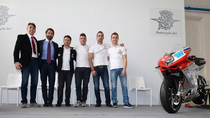 Από την παρουσίαση της MV Agusta - Yakhnich Motorsport στα γραφεία της ιταλικής εταιρείας.